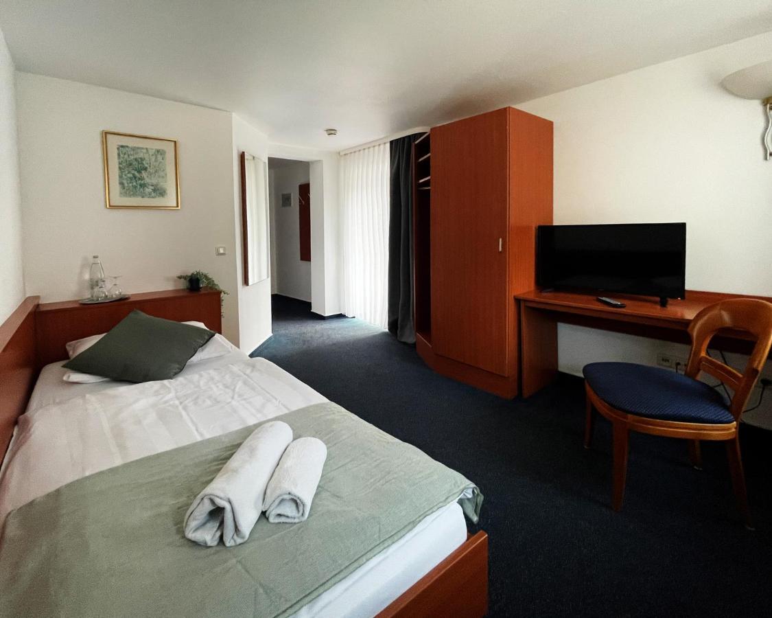 Hotel Am Malerwinkel Wertheim Exterior photo
